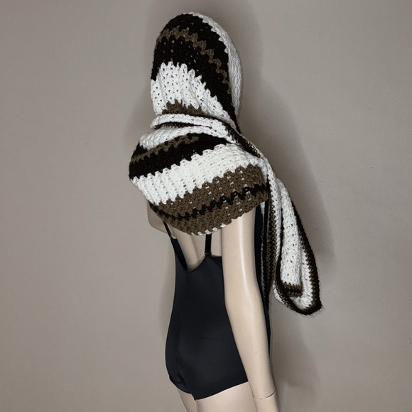 Granny Crochet Poncho - Picture 6 of 17